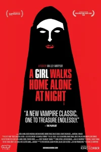  Девушка возвращается одна ночью домой 